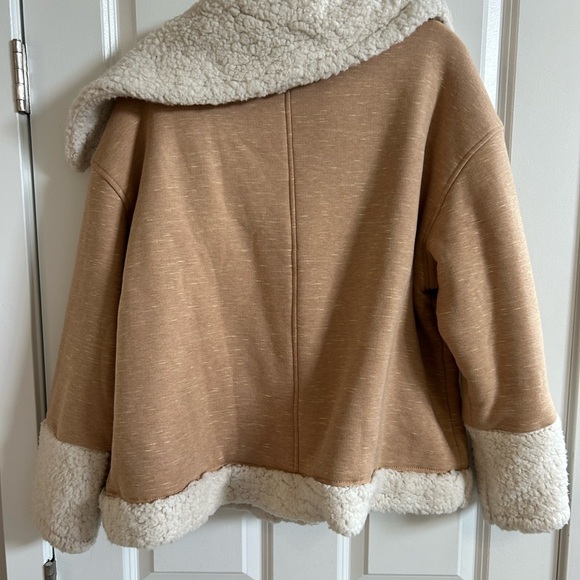 Cabi Tim knit jacket with Sherpa lining - Picture 3 of 4